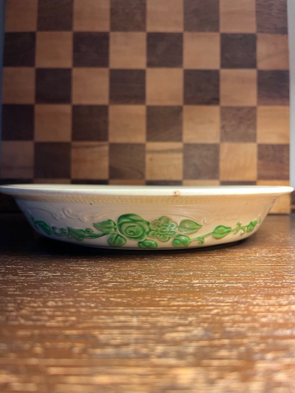 Homer Laughlin Green Rose and Vine Motif Pie Plate A1276